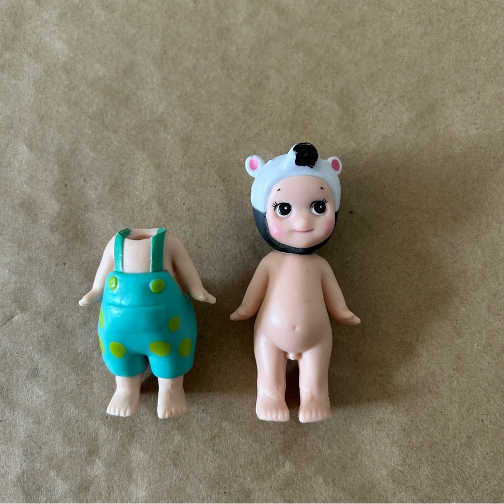 Sonny Angel Animal Series Anteater Figure and Brachiosaurus Dinosaur Collectible